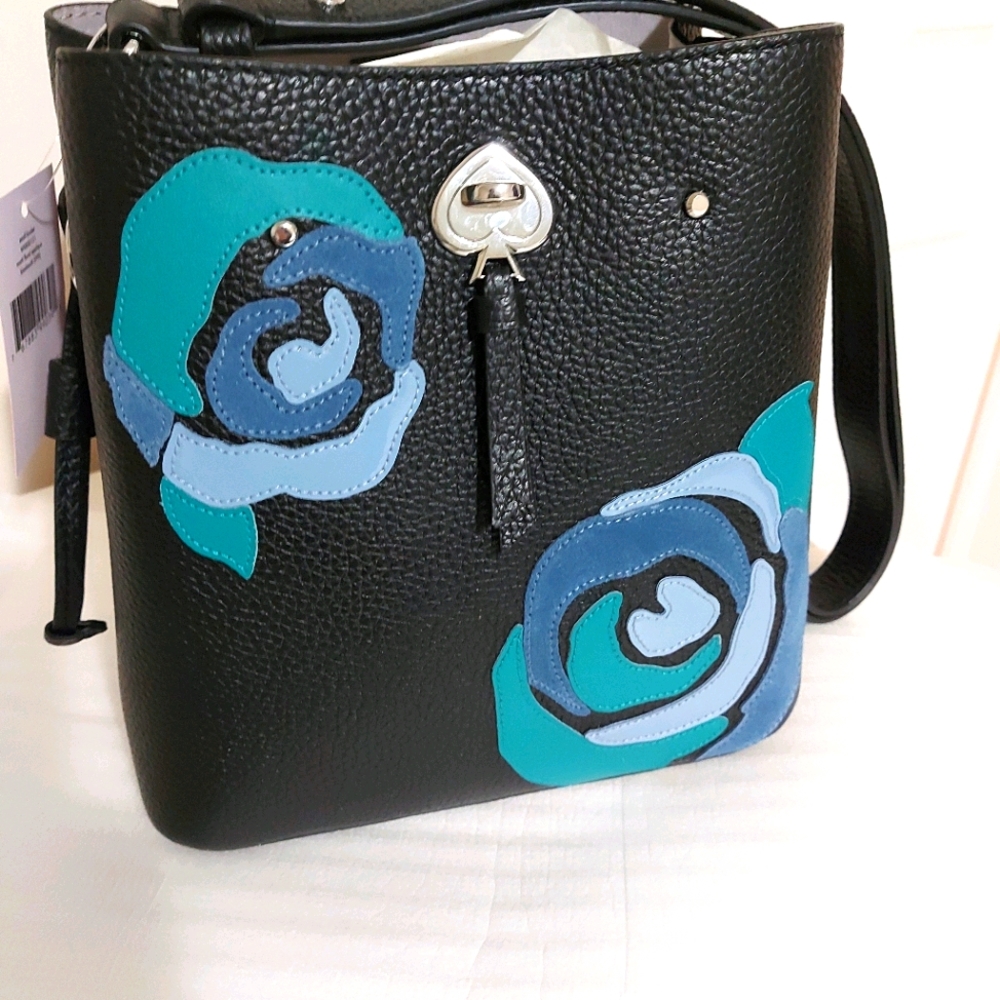 Bucket bag